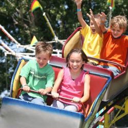 Mis amigos yo ir al parque de atracciones encantar